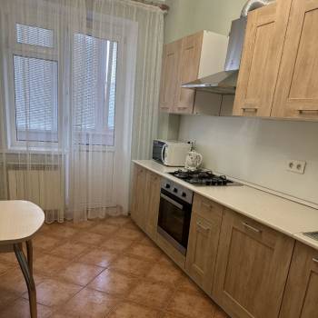 Сдается 1-комнатная квартира, 51 м²