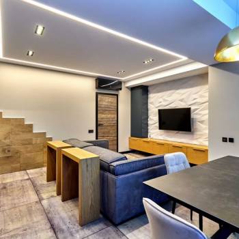 Продается 1-комнатная квартира, 55,6 м²