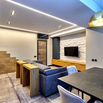 Продается 1-комнатная квартира, 55,6 м²