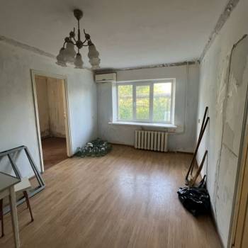 Продается 1-комнатная квартира, 42 м²