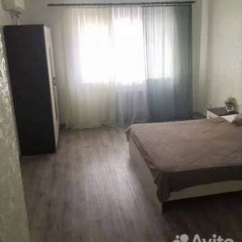 Сдается 1-комнатная квартира, 50 м²