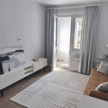 Продается 1-комнатная квартира, 35 м²