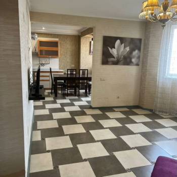 Сдается 2-х комнатная квартира, 80 м²