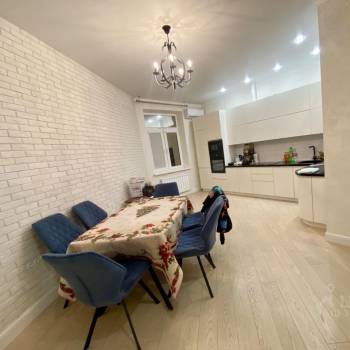 Продается 2-х комнатная квартира, 71,5 м²
