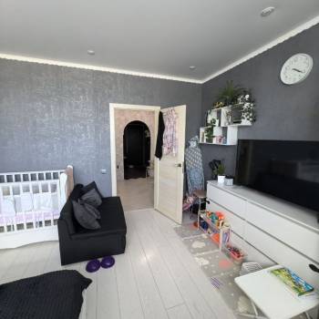 Продается 1-комнатная квартира, 37 м²