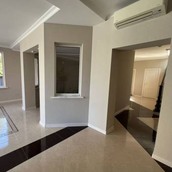 Продается Дом, 200 м²