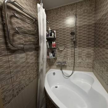 Продается Многокомнатная квартира, 74,4 м²