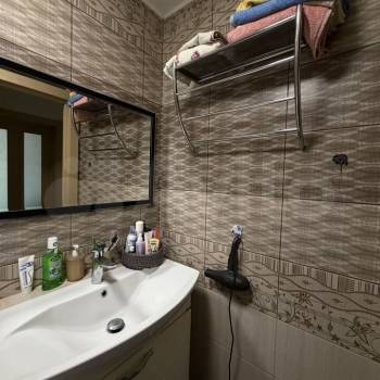 Продается Многокомнатная квартира, 74,4 м²