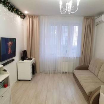 Сдается 1-комнатная квартира, 42 м²
