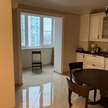 Сдается 2-х комнатная квартира, 100 м²