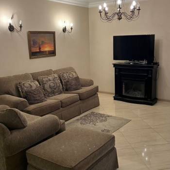 Сдается 2-х комнатная квартира, 100 м²