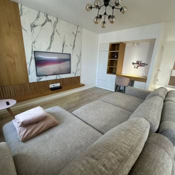 Продается 1-комнатная квартира, 40 м²