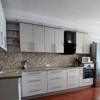 Продается 1-комнатная квартира, 50,4 м²