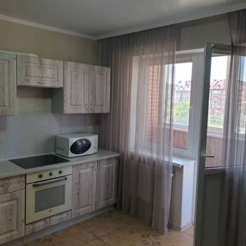 Сдается 1-комнатная квартира, 42 м²