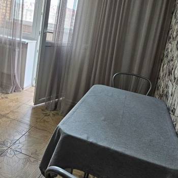 Сдается 1-комнатная квартира, 42 м²