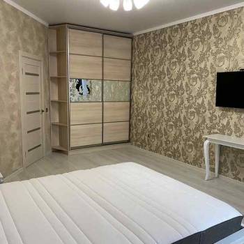 Сдается 1-комнатная квартира, 50 м²