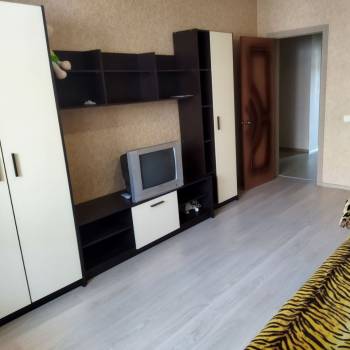 Сдается 2-х комнатная квартира, 65 м²