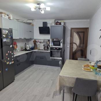 Продается 3-х комнатная квартира, 90,6 м²