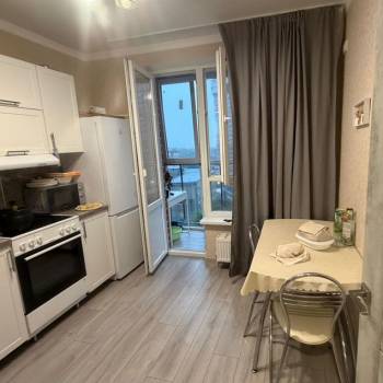 Продается 1-комнатная квартира, 45 м²
