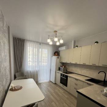 Продается 1-комнатная квартира, 40 м²