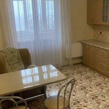 Сдается 1-комнатная квартира, 45 м²