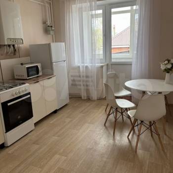 Продается 1-комнатная квартира, 42,7 м²