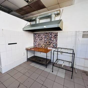 Сдается Нежилое помещение, 140 м²