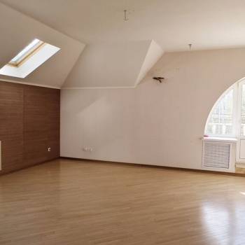 Продается Дом, 242 м²
