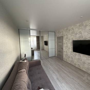 Сдается 1-комнатная квартира, 40 м²