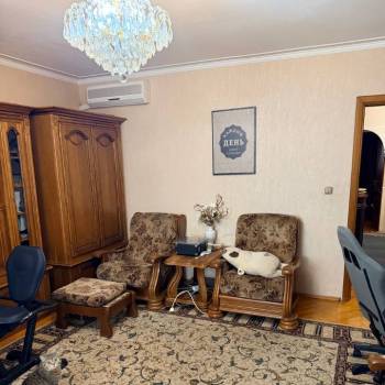 Продается Многокомнатная квартира, 93 м²