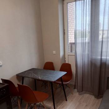 Сдается 1-комнатная квартира, 50 м²