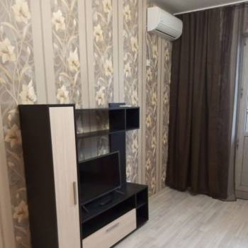 Сдается 1-комнатная квартира, 50 м²