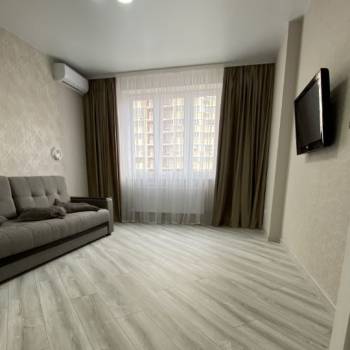 Сдается 1-комнатная квартира, 42 м²