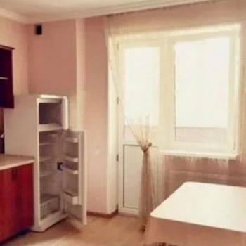 Сдается 1-комнатная квартира, 42 м²
