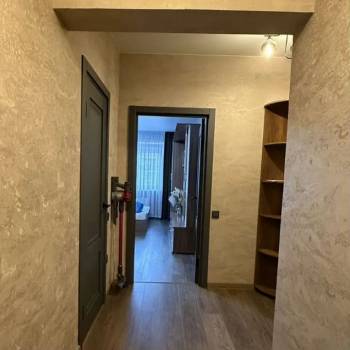 Продается 1-комнатная квартира, 45 м²