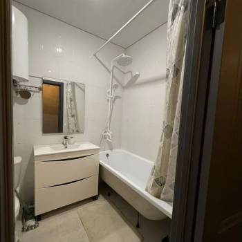 Продается 1-комнатная квартира, 45 м²
