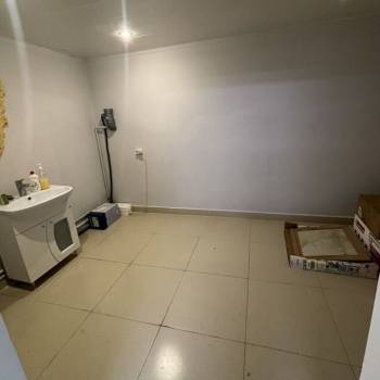 Сдается Нежилое помещение, 215 м²