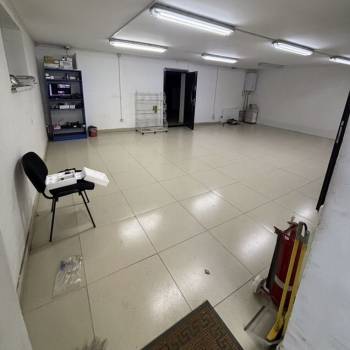Сдается Нежилое помещение, 215 м²