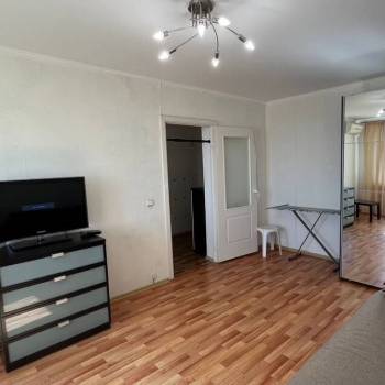 Сдается 1-комнатная квартира, 38 м²