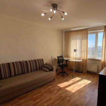 Сдается 1-комнатная квартира, 38 м²