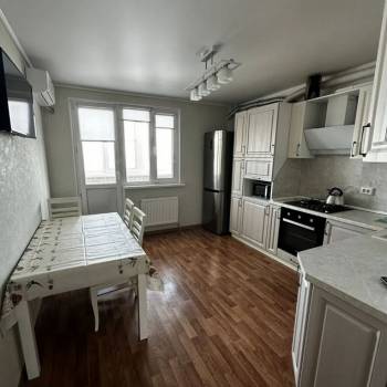 Сдается 2-х комнатная квартира, 70 м²