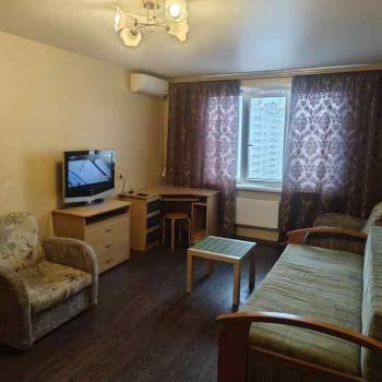 Сдается 1-комнатная квартира, 40 м²