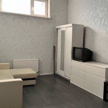 Продается 1-комнатная квартира, 43 м²