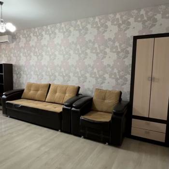 Сдается 1-комнатная квартира, 58 м²