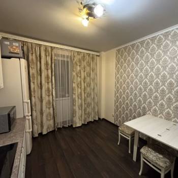 Сдается 1-комнатная квартира, 43 м²