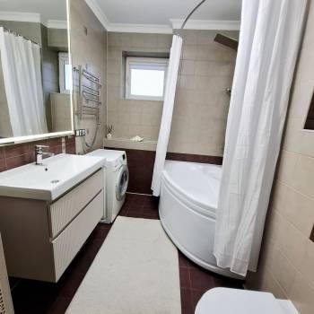 Продается 2-х комнатная квартира, 82,5 м²