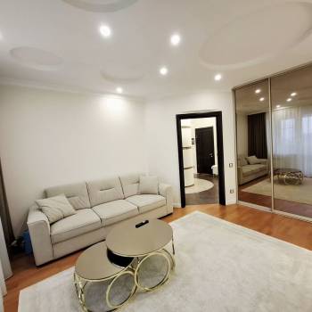 Продается 2-х комнатная квартира, 82,5 м²