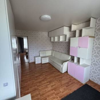 Сдается Многокомнатная квартира, 60 м²