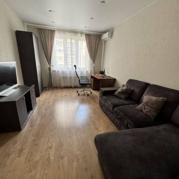 Сдается 1-комнатная квартира, 45 м²