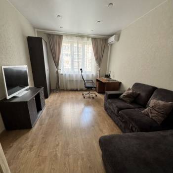 Сдается 1-комнатная квартира, 45 м²